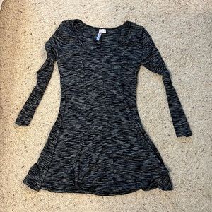 Scoop neck mini sweater dress